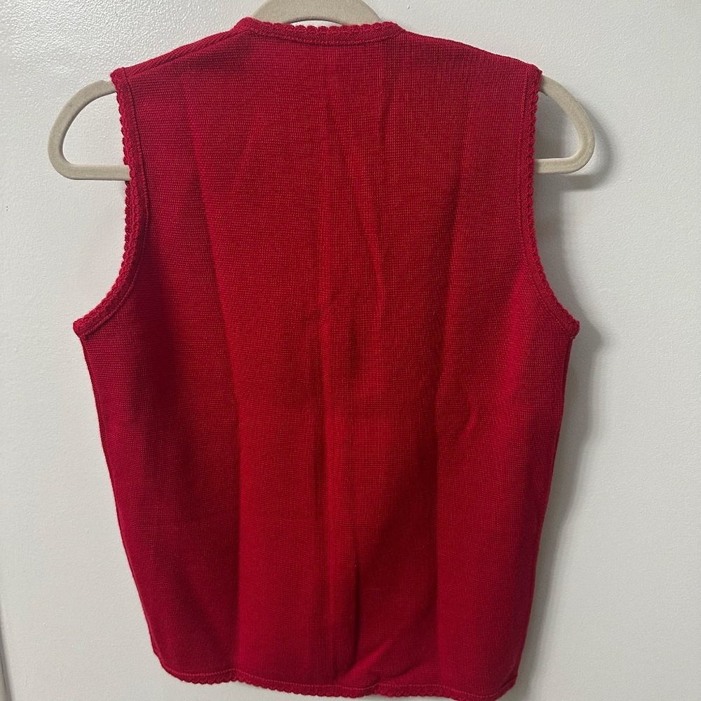 Vintage Red Sweater Vest Womens M Floral Embroidered Button Front Cottagecore - Picture 4 of 7